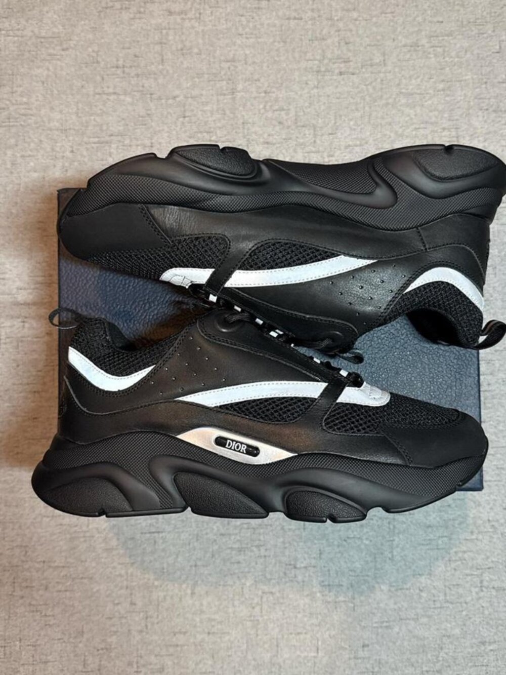 Dior B22